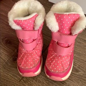 Kids snow boots size 9